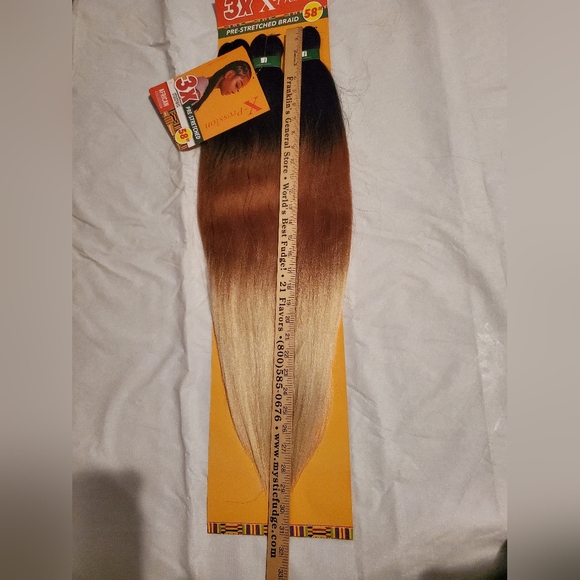 2 Packs X-Pression Braiding hair - Picture 6 of 7